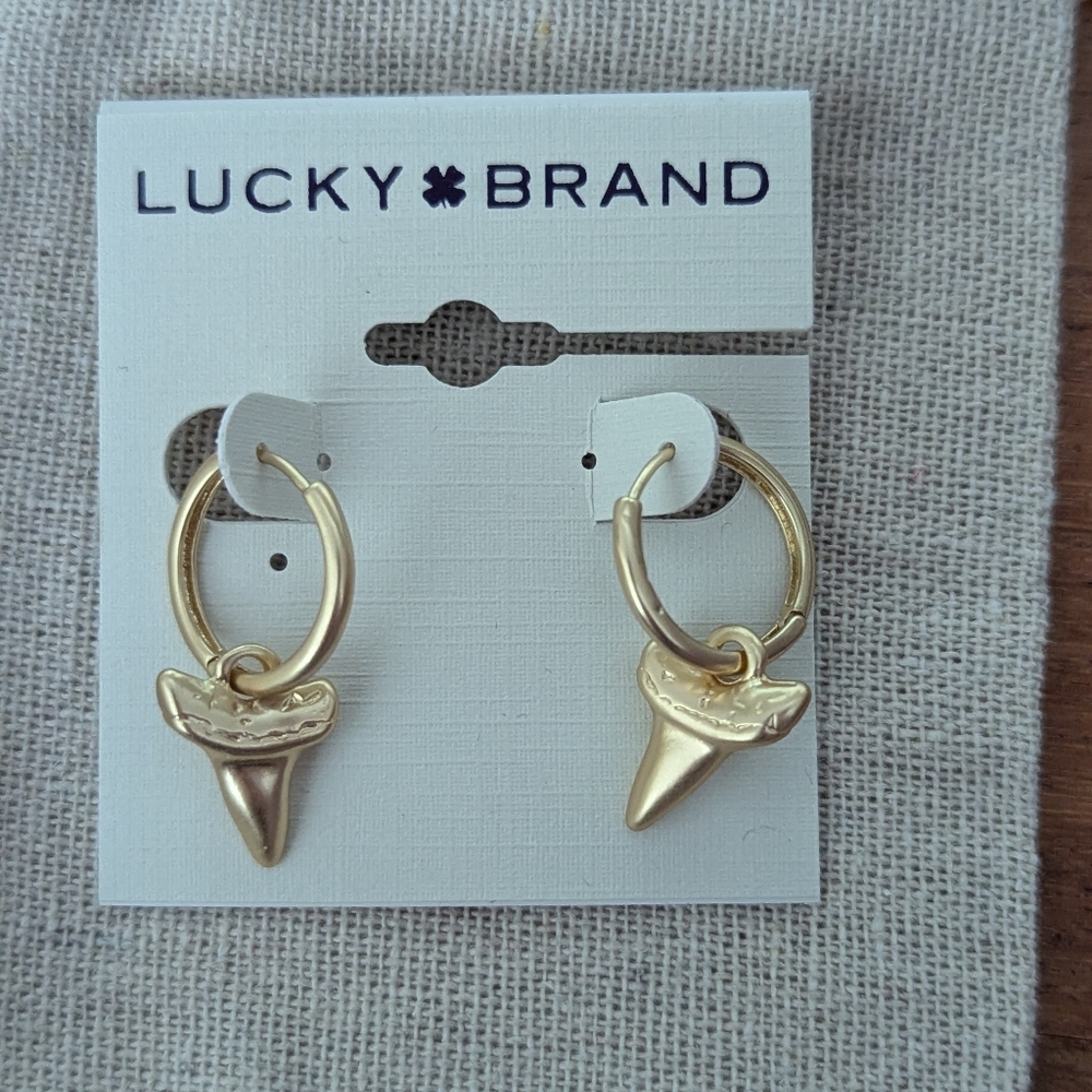 Lucky Brand Gold Tone Shark Tooth Hoop Earrings NIP